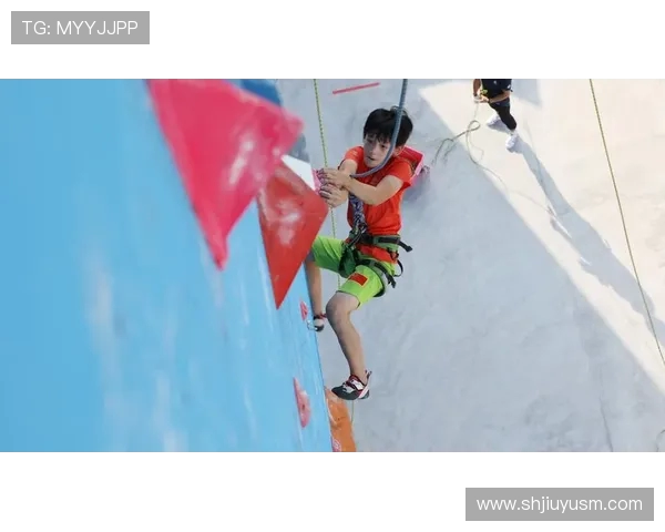 重庆攀岩队在全国攀岩耐力排行榜中荣获第六名的佳绩引发关注